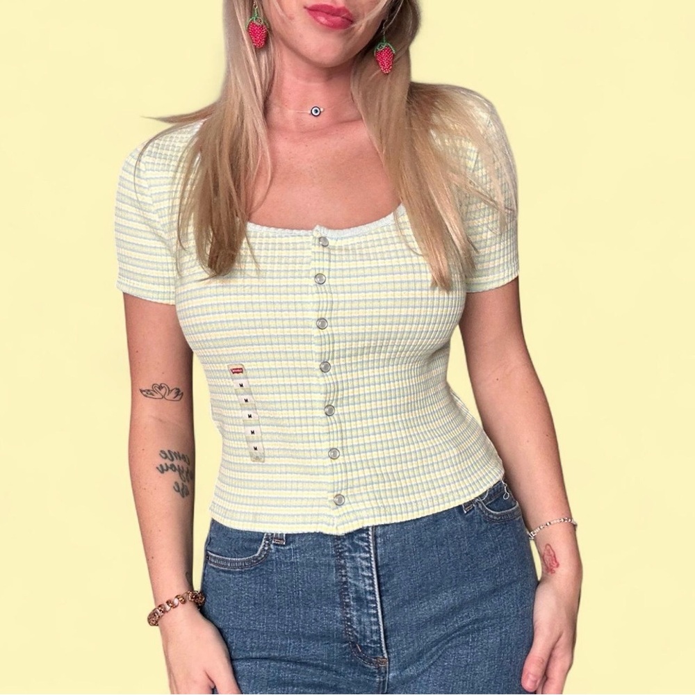 Levi's Pale Yellow Ribbed Button-Front Crop Top